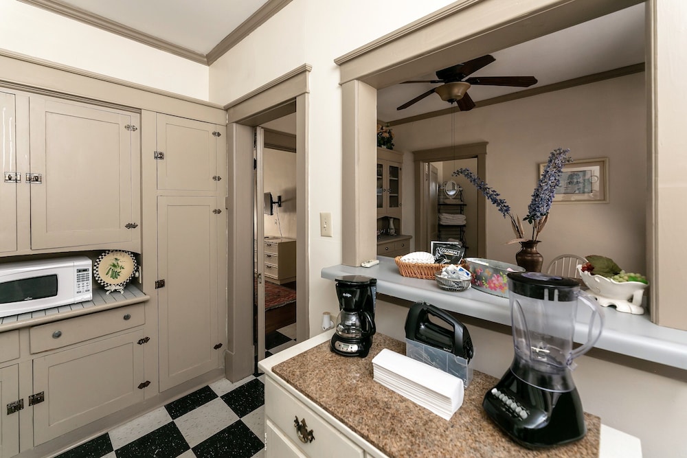 Memphis Belvedere Suites