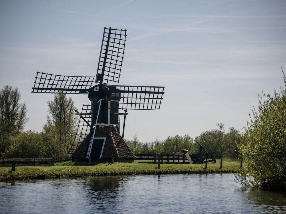 Bungalow Near De Alde Feanen With Boat view 5