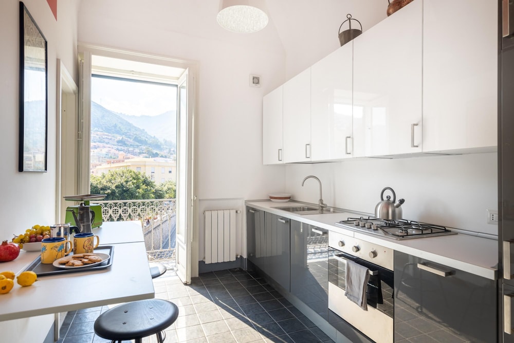 Charming House in Cefal