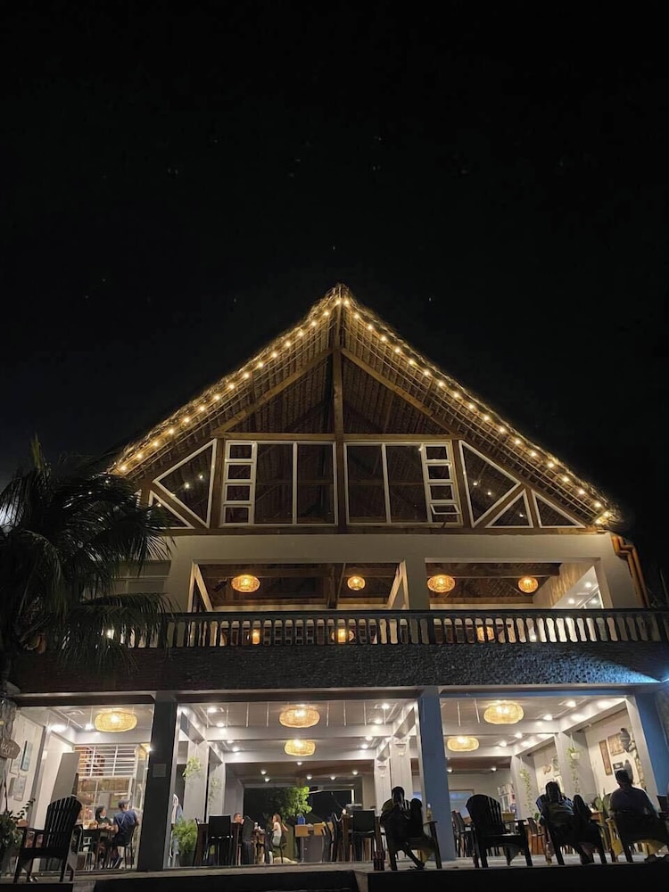 Casa Victoria Beach Resort and Restaurant