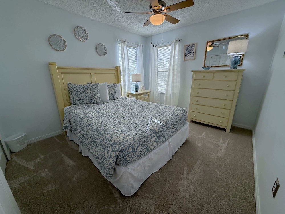 Spacious 5-bedroom Pool Villa in Southern Dunes