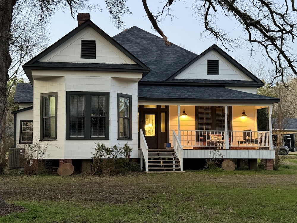 Adelines Bed and Breakfast - Property Image 12