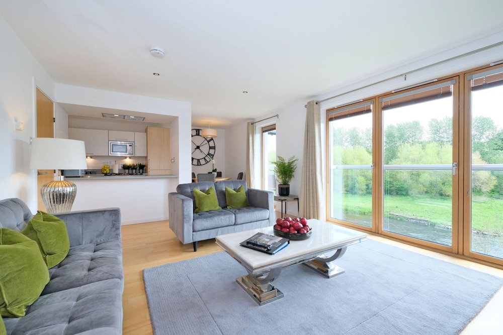 Luxury Flat in Peaceful Riverside Near Aberdeen view 2