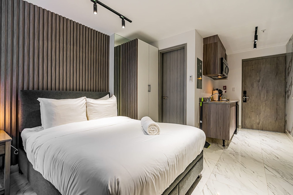 w Dreamy 1BR w Stunning Cinta Costera Views
