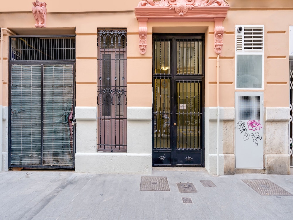 OYO Ruzafa Guesthouse