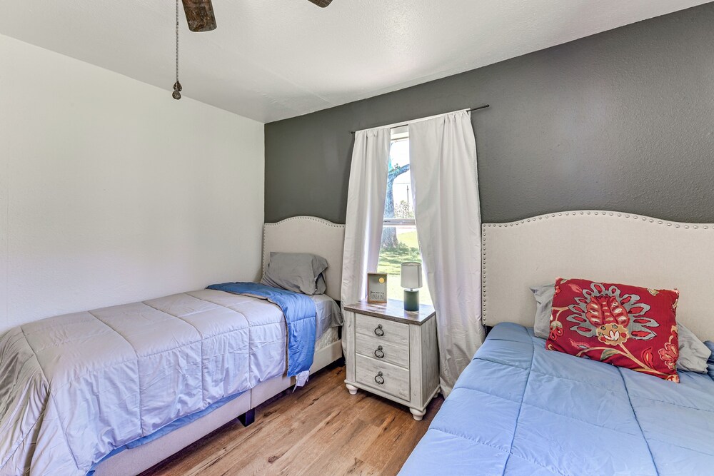 Pet-friendly Home w/ 1-acre Yard in Aubrey