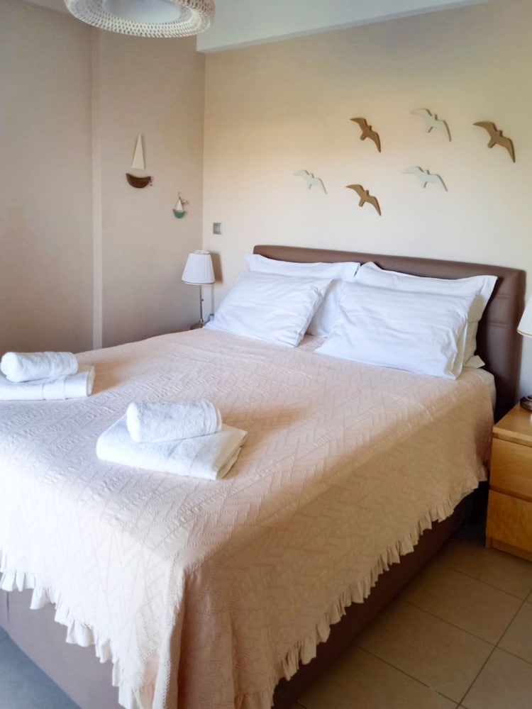 Elegant Maisonette Garden near Beach view 5