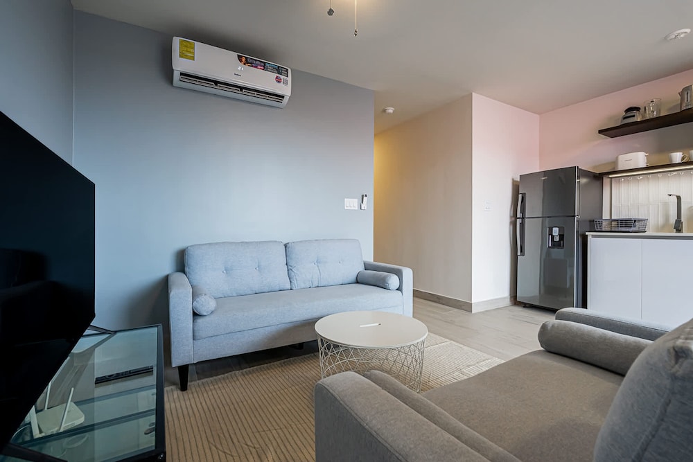 w Comfy 1BR w Perfect Balcony in Casco View