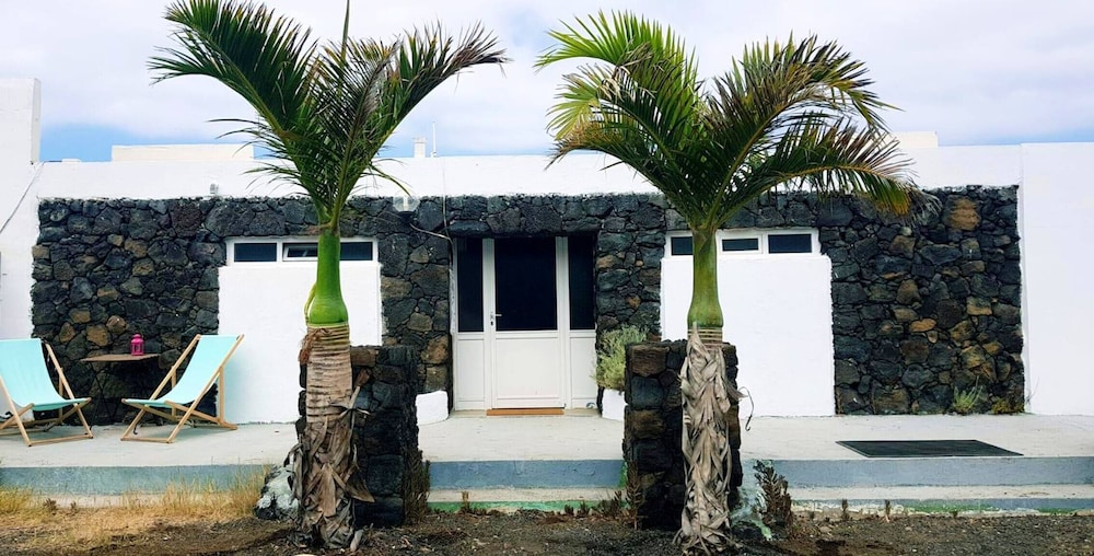 Studio In Frontera - Valle Del Golfo, With Wonderful Sea View, Enclosed Garden view 4