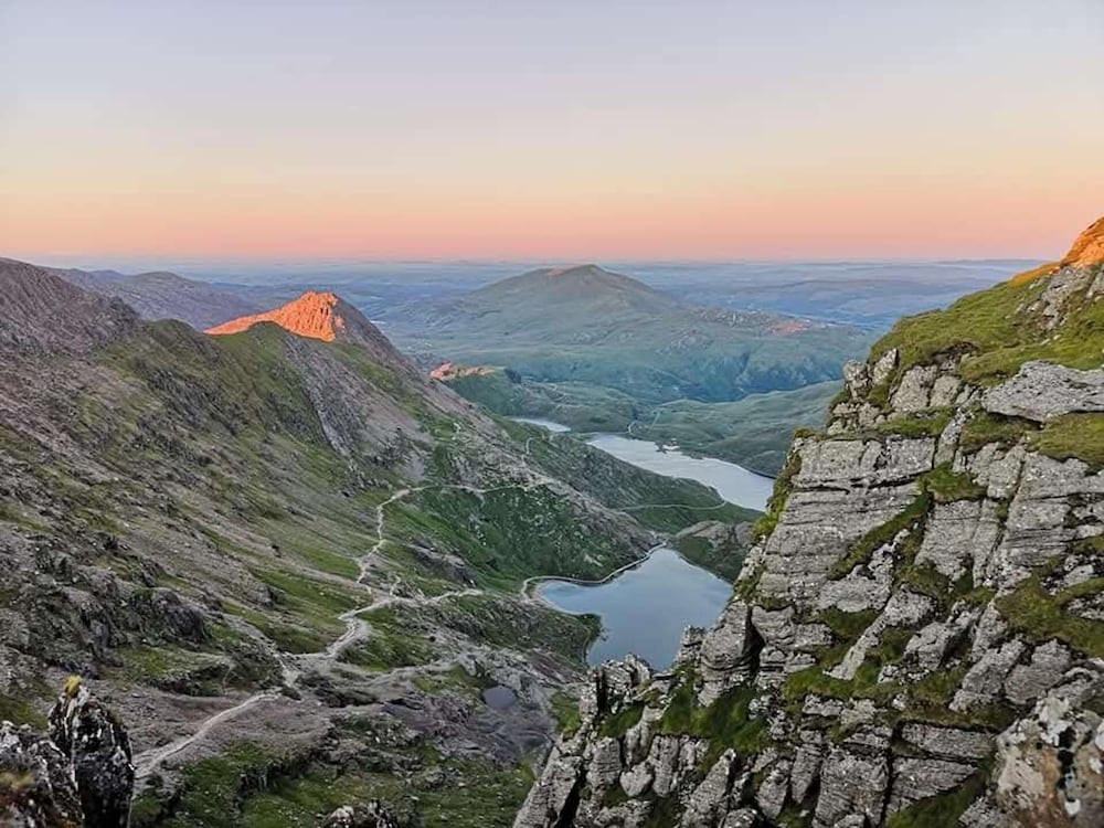 Sea View Cottage Near Snowdon & Coastal Trails