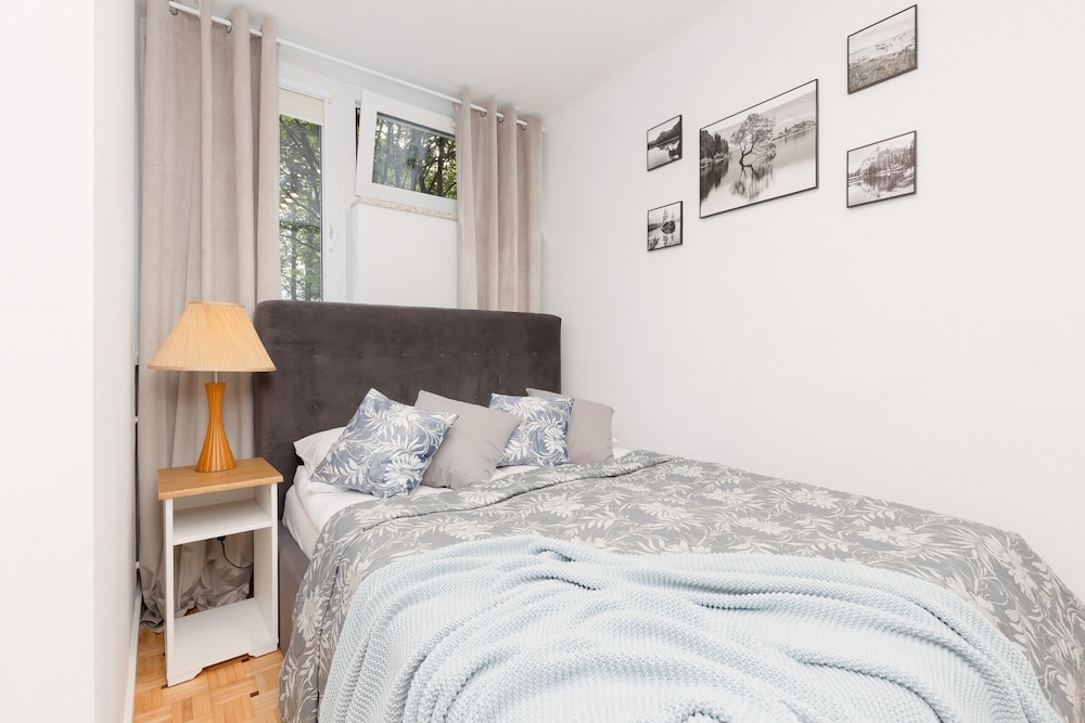 Studio Grzybowska m. 112 by Renters view 2