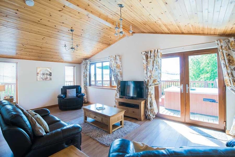Tawny Lodge
