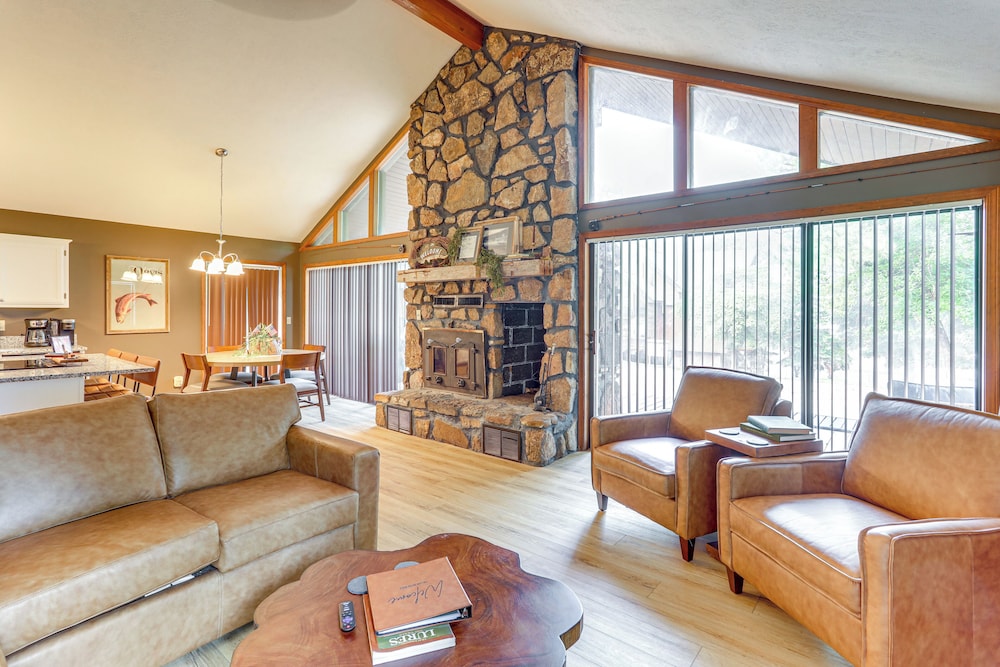 Steps to White River: Cabin Retreat w/ Dock Access