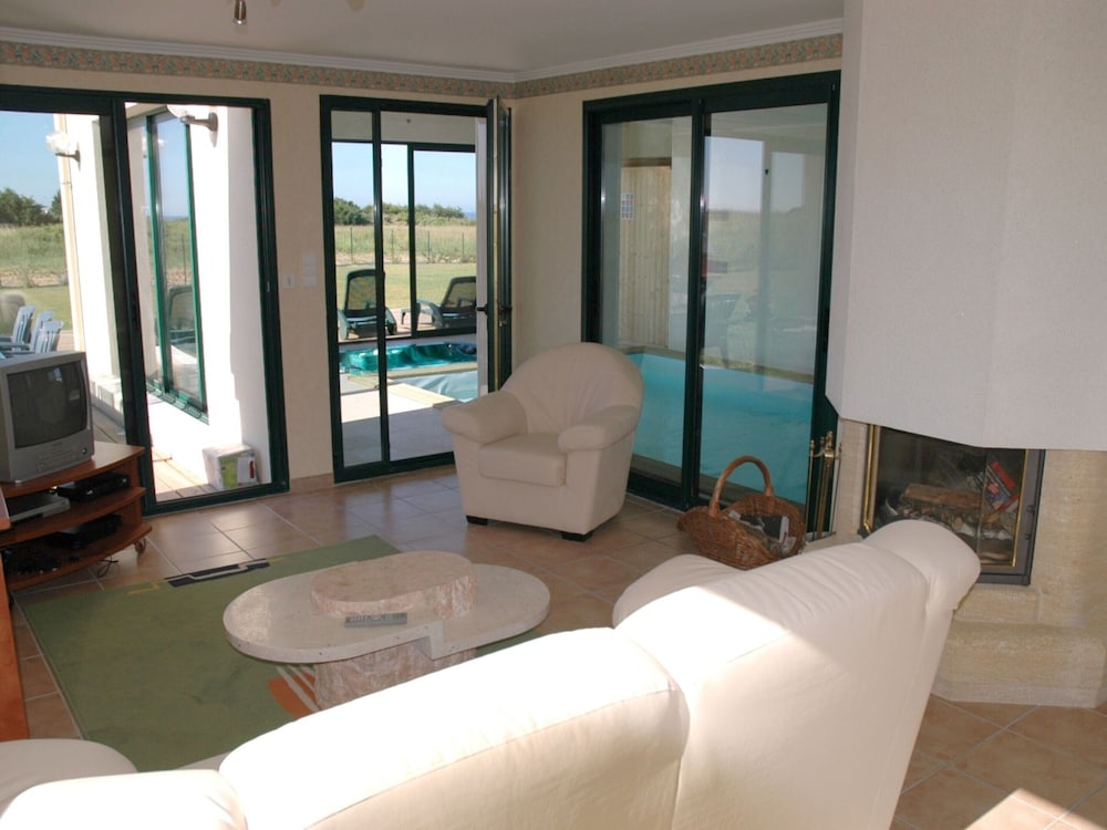 Scenic Villa in Moelan sur mer With Sauna view 4