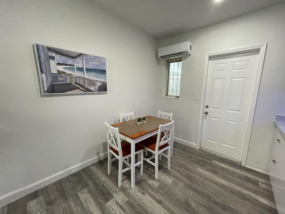 Douglas Rd Apartments