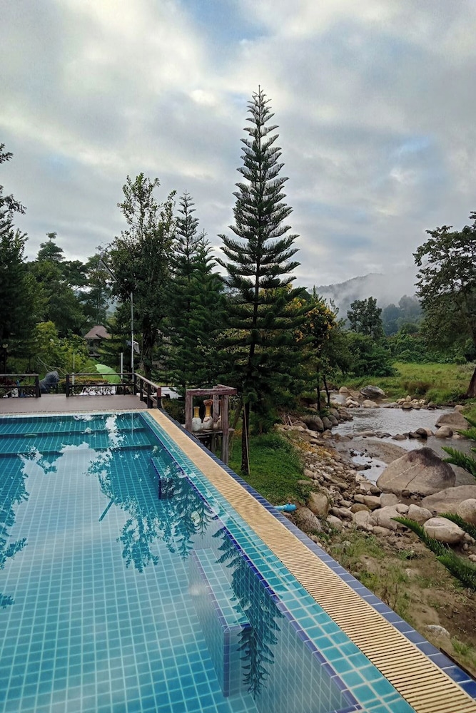 Tung Lakorn Farm