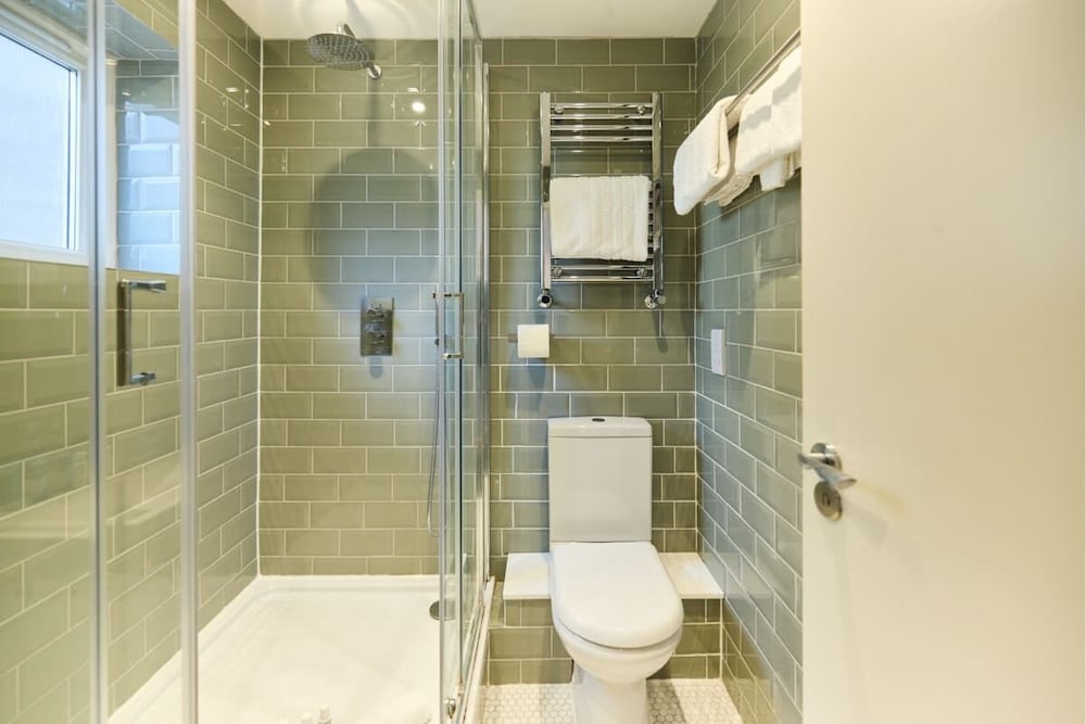 The Brunswick Retreat - Warm 3bdr Flat With Balcony