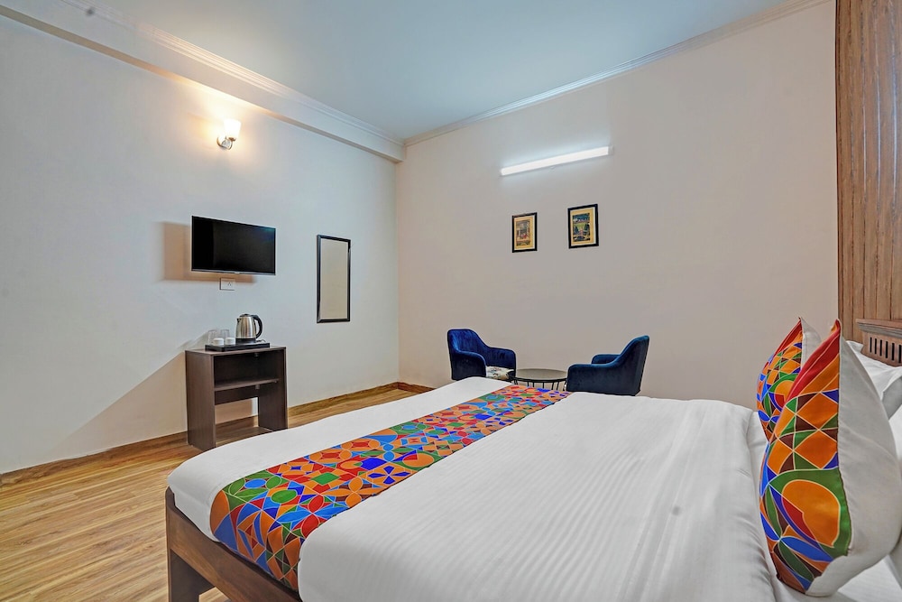 Fabhotel Hazel Town House