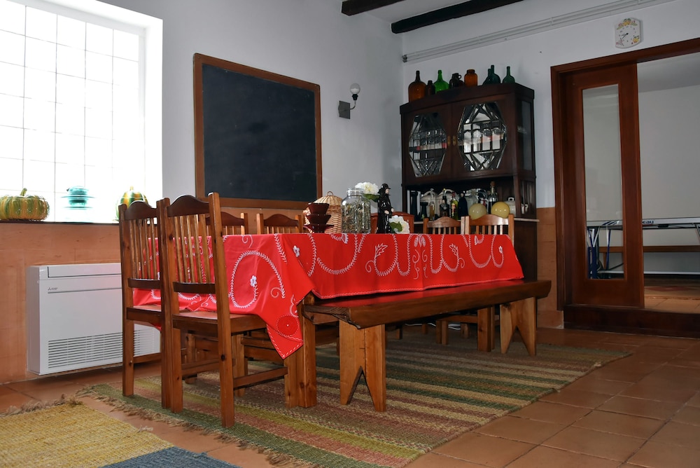 Дома do Adro en Soure — dining