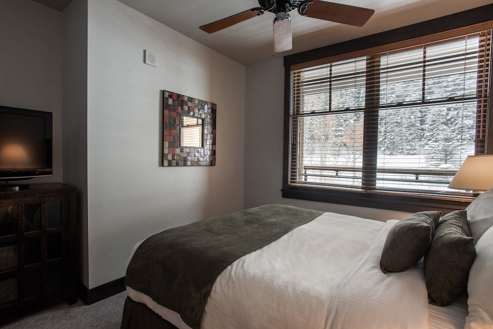 Zephyr Mountain Lodge Vacation Condos - Winter Park CO