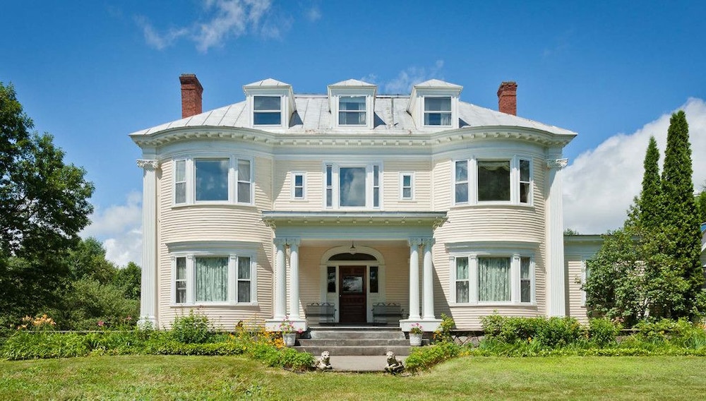 Hillholm Estate