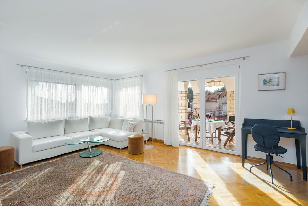 Apartment Elegant