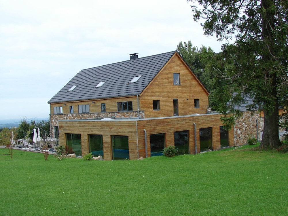 A Stylish Villa in a Green Setting, With a Fully Equipped Wellness Center