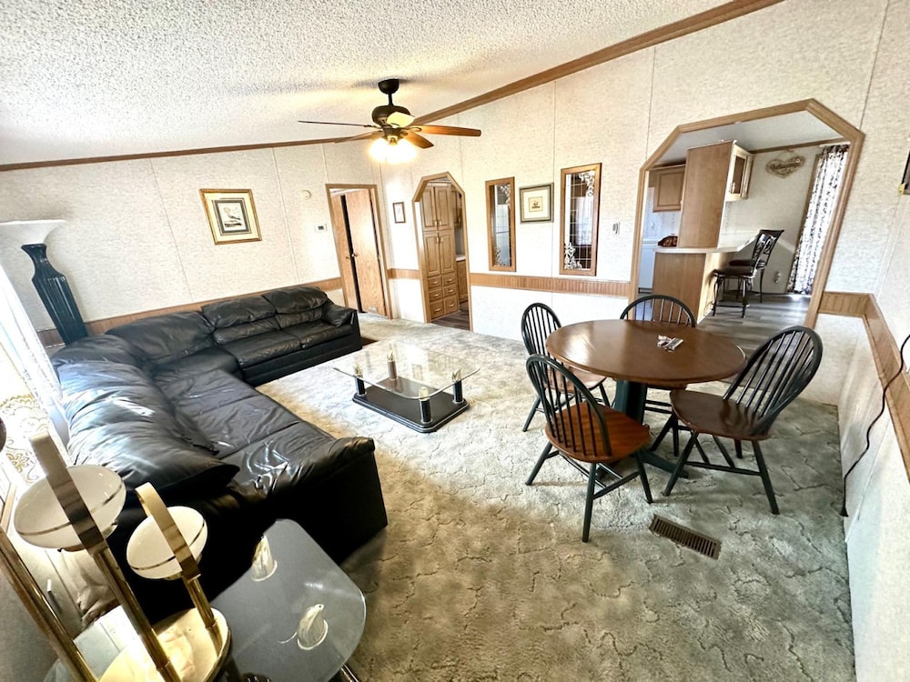 Secluded Lodge Farm Views 50 Acres Wifi