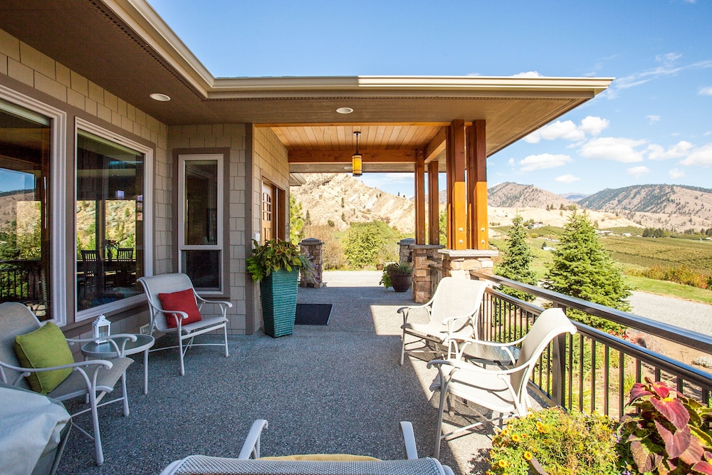 Cascade Valley Inn
