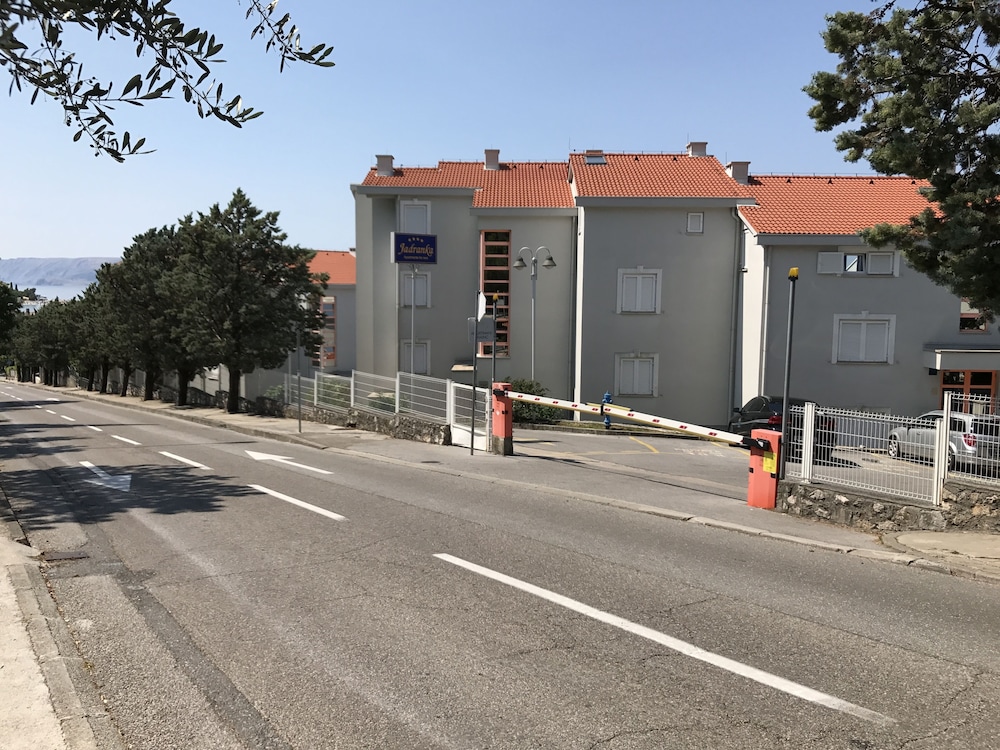 Apartmani Heta view 2