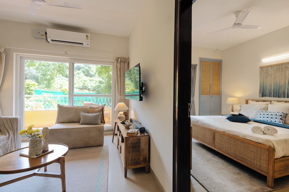 Alaya Stays Veera Marina 1BHK with Pool