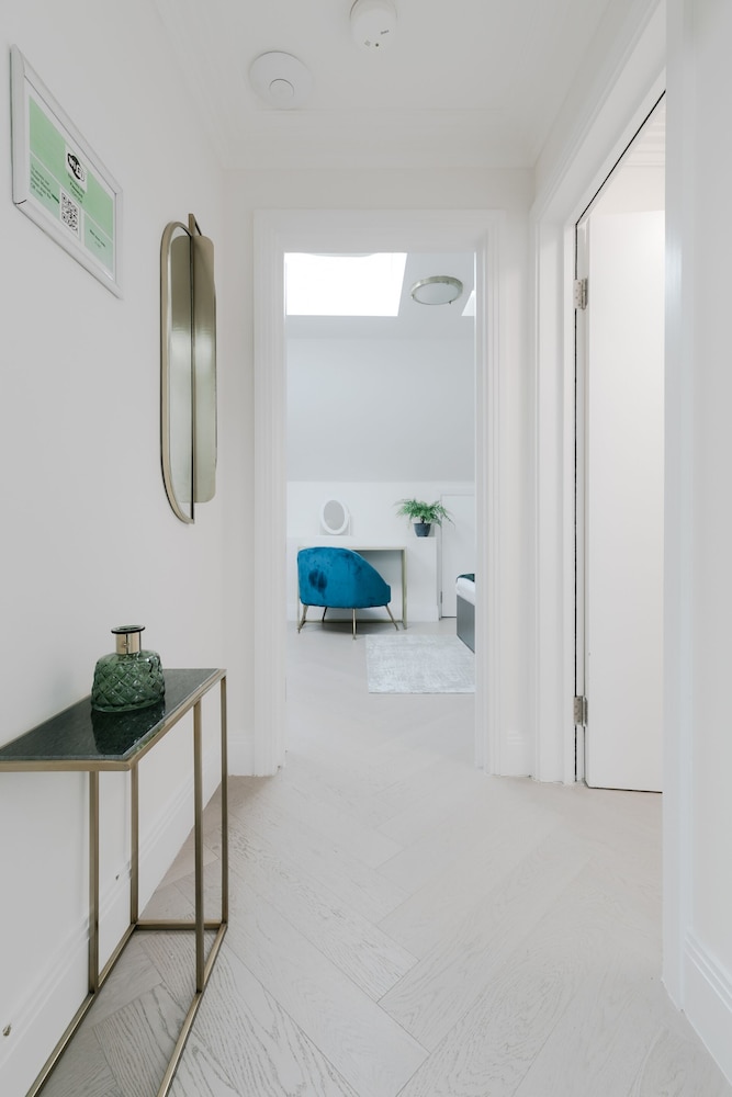 Luxury Apartments Near Harrods and the Science Museum