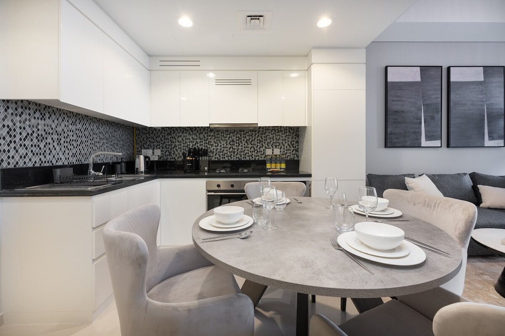 Stunning 2BR With Amazing Views in Business Bay