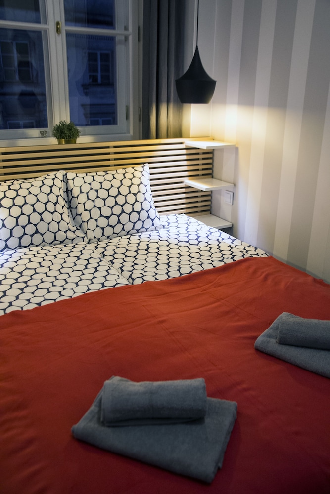 Fox Center Apartments