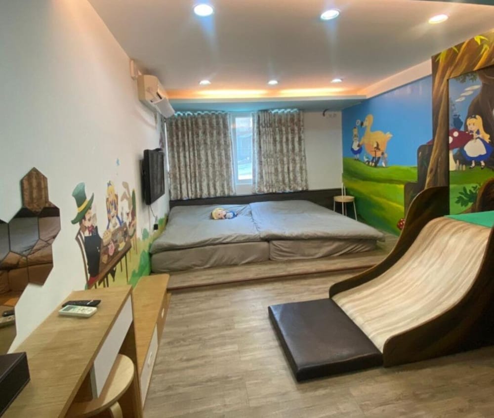 hotel room
