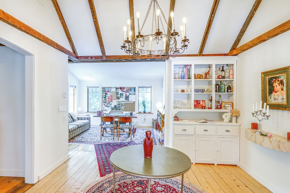 9 Mi to Dtwn Hudson: Pet-friendly Home w/ Pool