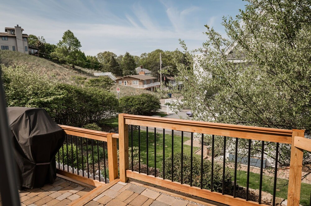 4BDR Blue Haven Cottage Grand Haven 150 view 4