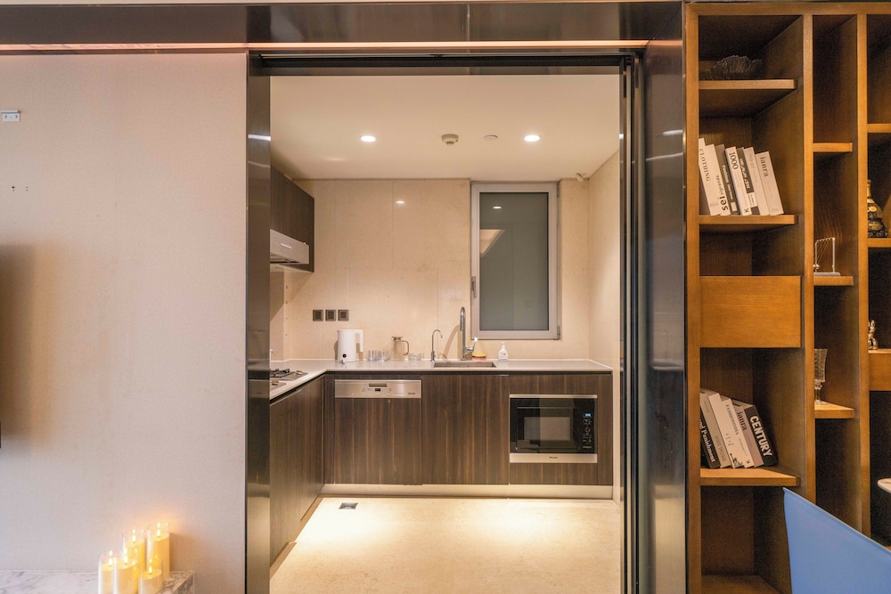 Zhome-Three Bedroom Luxury Suite2