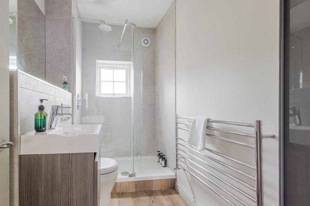 Elegant Townhouse&Basement in Leamington