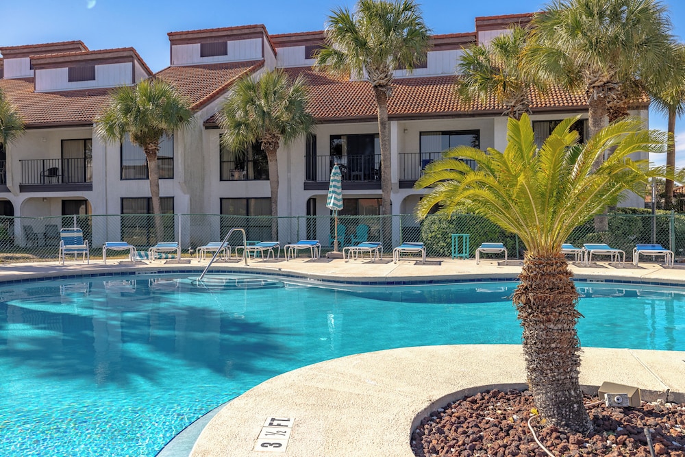 2BR Condo in Edgewater Resort With Golf, Tennis, Pools & Free Tram Service!