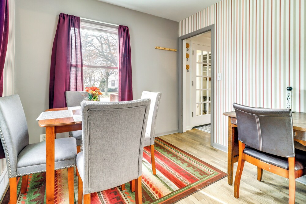 Walk to Adrian College: Family Home in Michigan