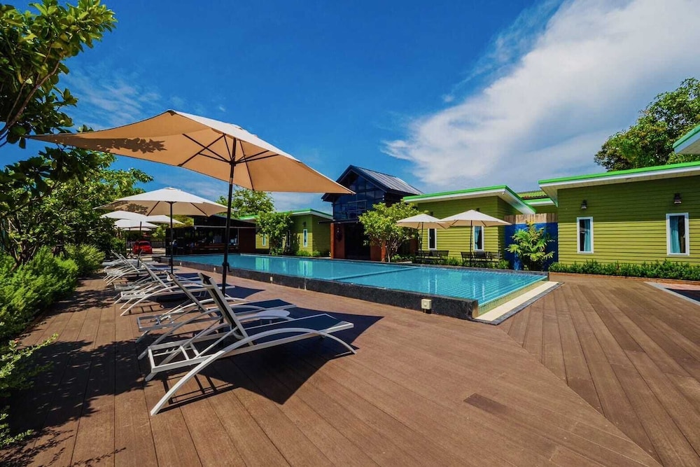 Sky hip resort jomtean pattaya