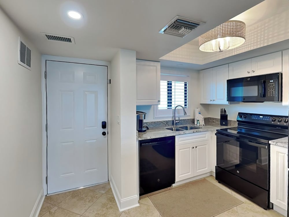 Seaside 4 by Distinctive Beach Rentals