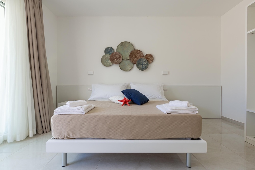 2400 Sdmr - Monolocale 2 en Salve — hotel room