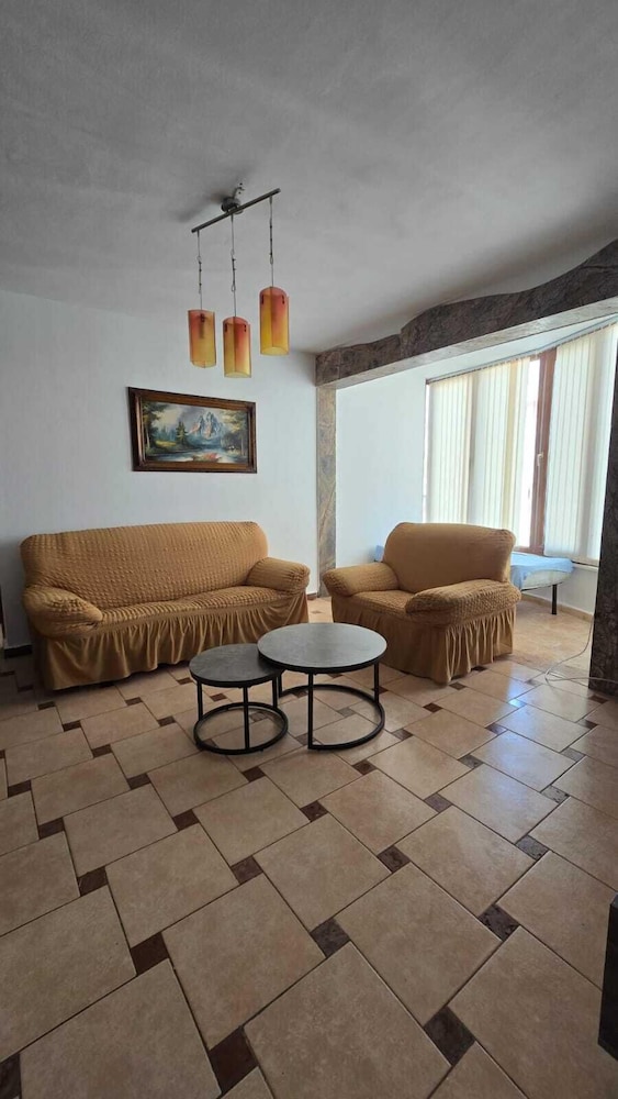Tirent Apartment - Cozy Bedrooms Stay by Golem Beach.