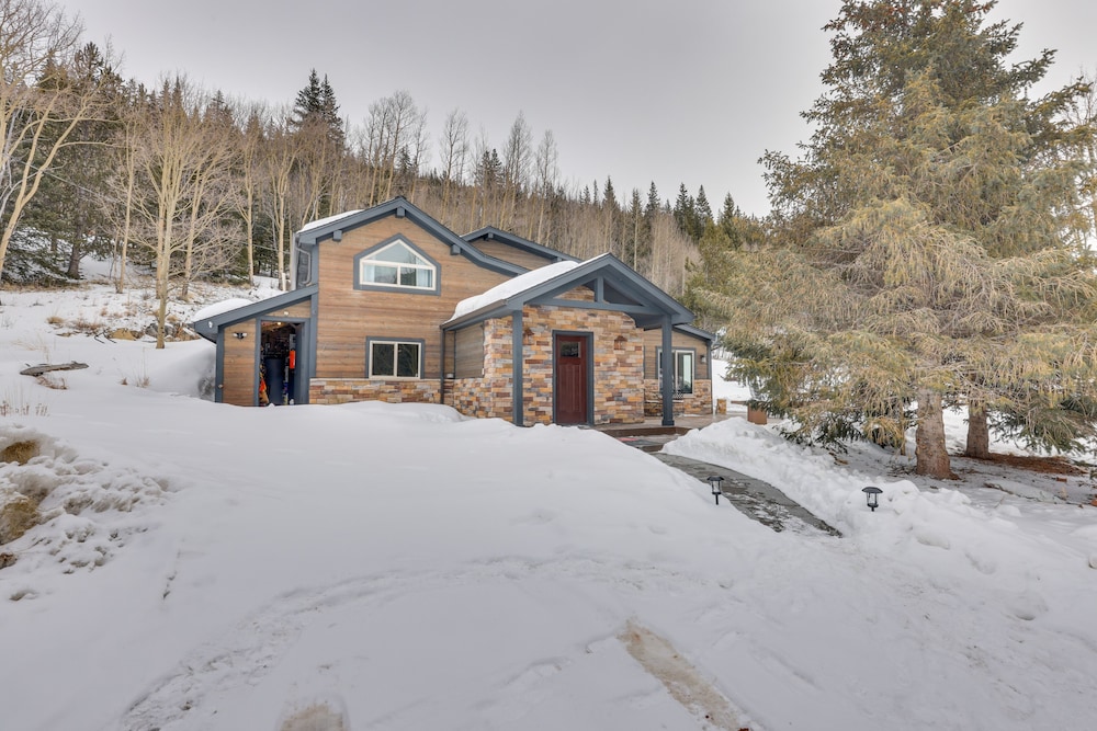 Modern Alma Vacation Rental w/ Mountain Views! view 2