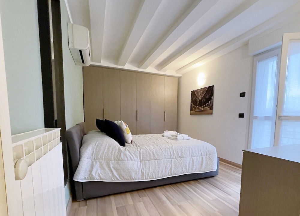 Rentopolis Apartments - Palazzo Candiani