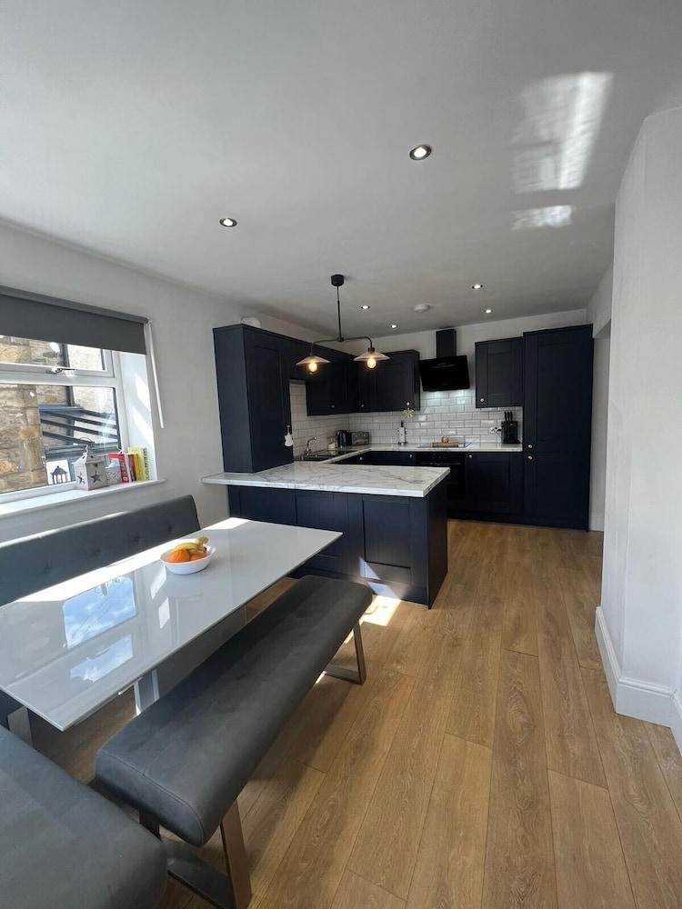 Modern Gable end 2bed Cottage in the Ribble Valley view 3