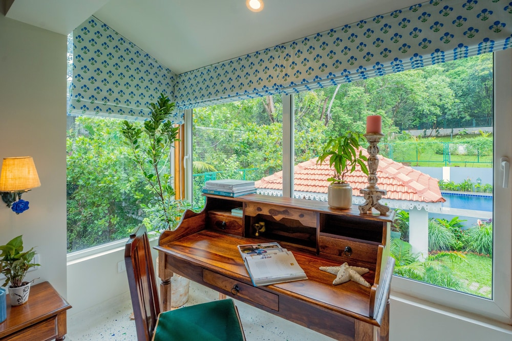 Elivaas Bludoor 5-BHK Pet Friendly Villa