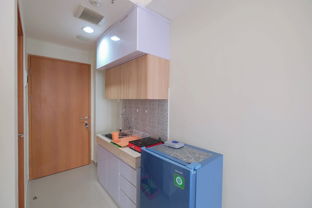 Warm And Cozy Studio At Evenciio Margonda Apartment
